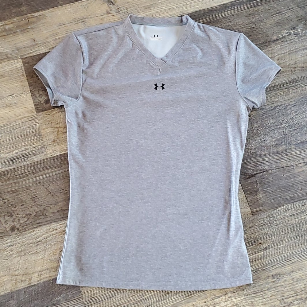 Under Armour gray girl spots t-shirt short sleeve v-neck size L